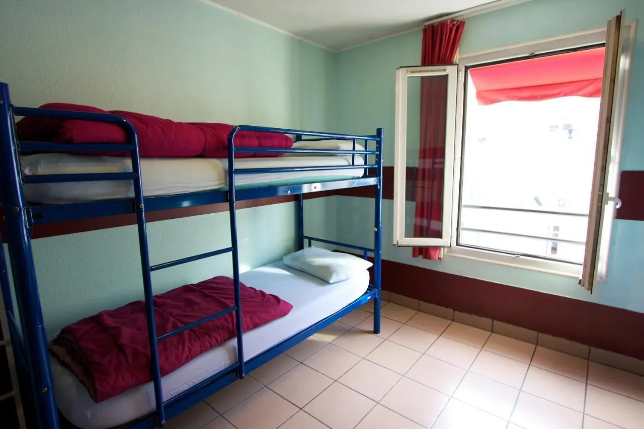 Internationale Des Jeunes Hostal París