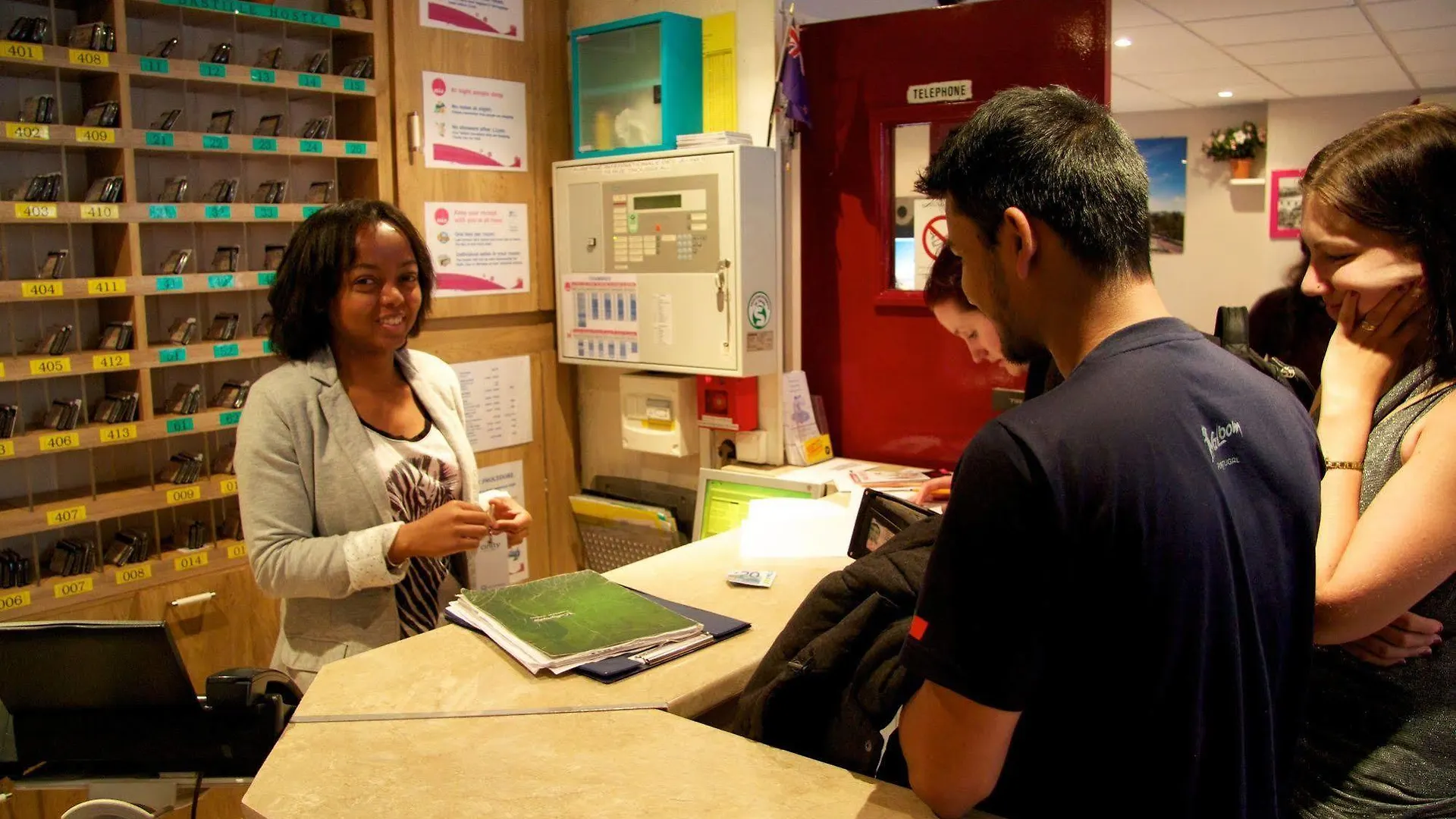 Internationale Des Jeunes Hostel *