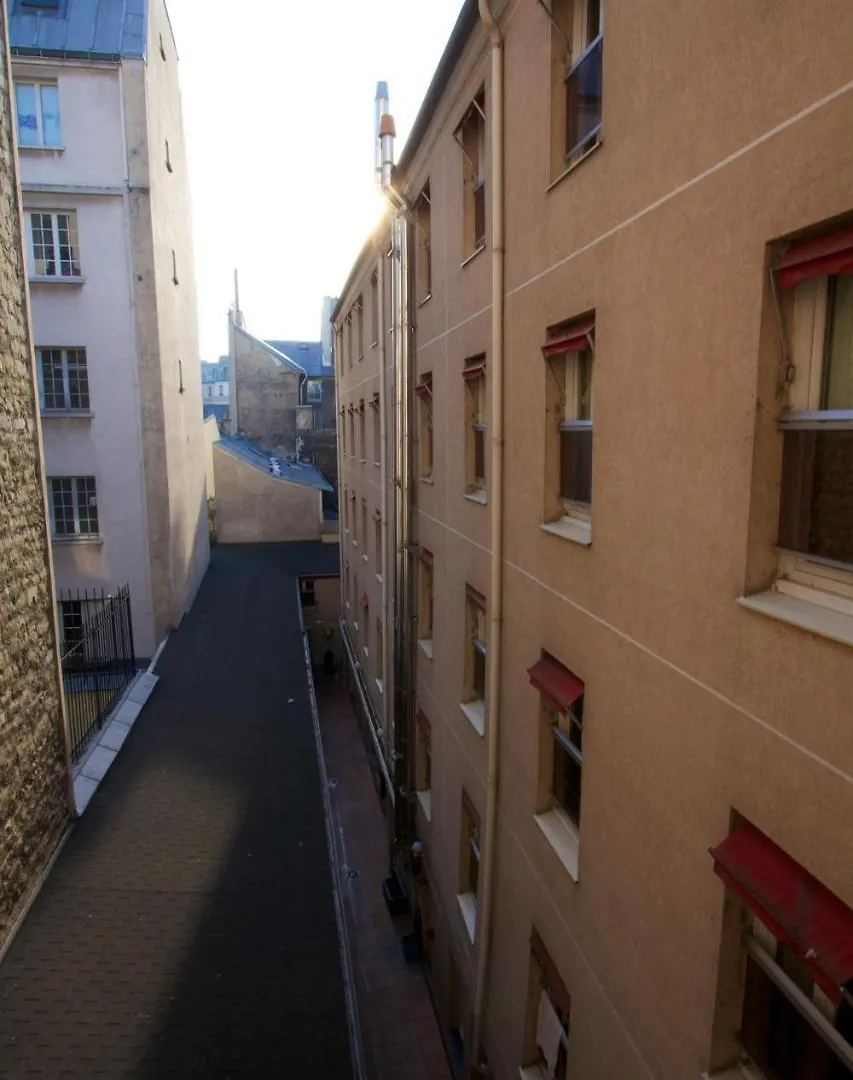 Internationale Des Jeunes * Parigi